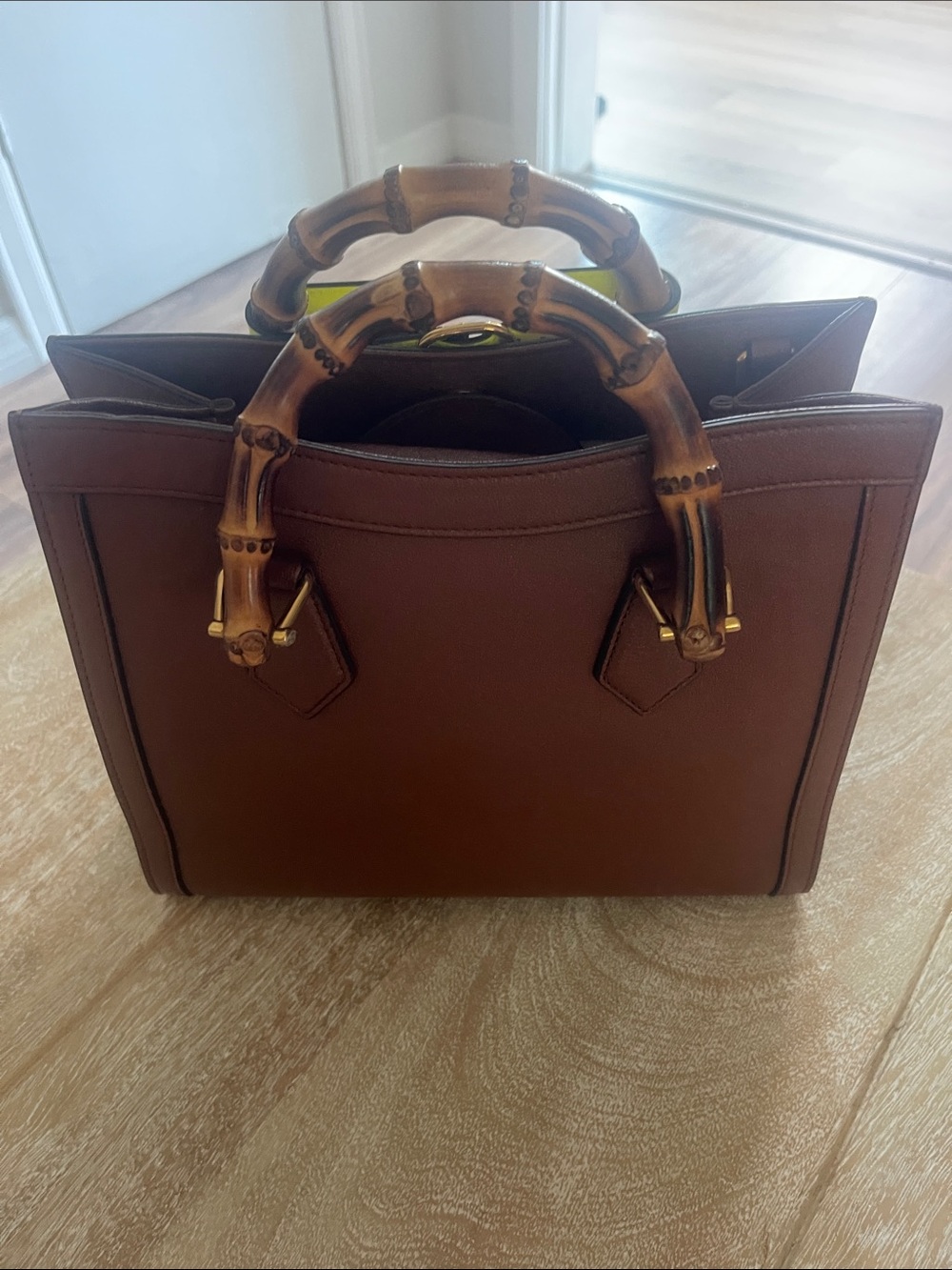 Gucci Diana Bamboo Tote Bag, Brown Leather Handbag - Picture 2 of 12
